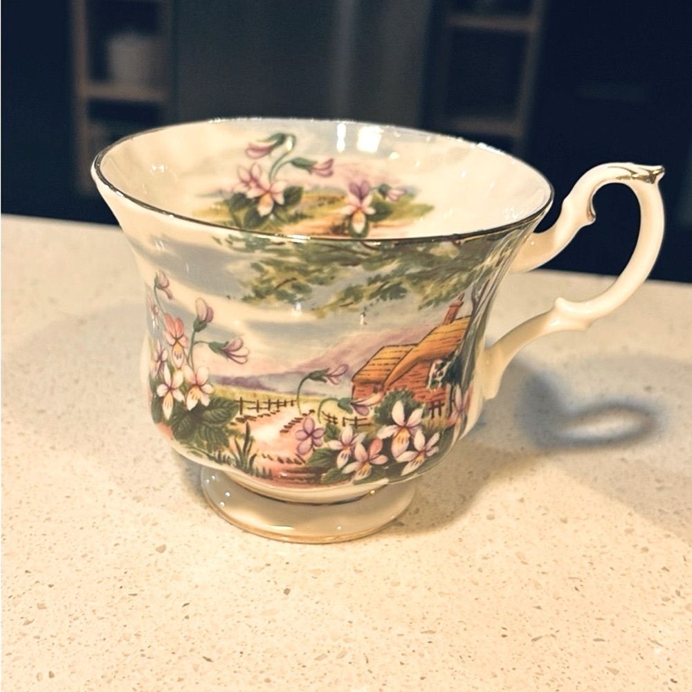 Vintage Floral Cottage Teacup